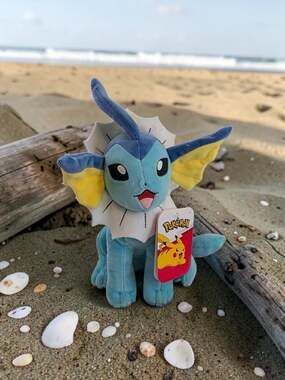 Pokémon Vaporeon 8" Plush Toy